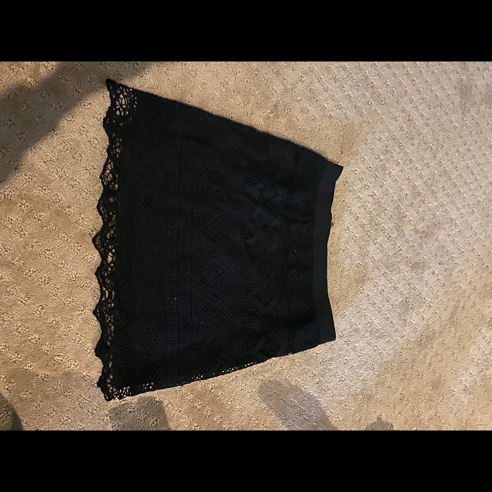 American Eagle lace skirt